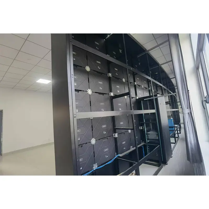 Tủ di động màn hình LED cong